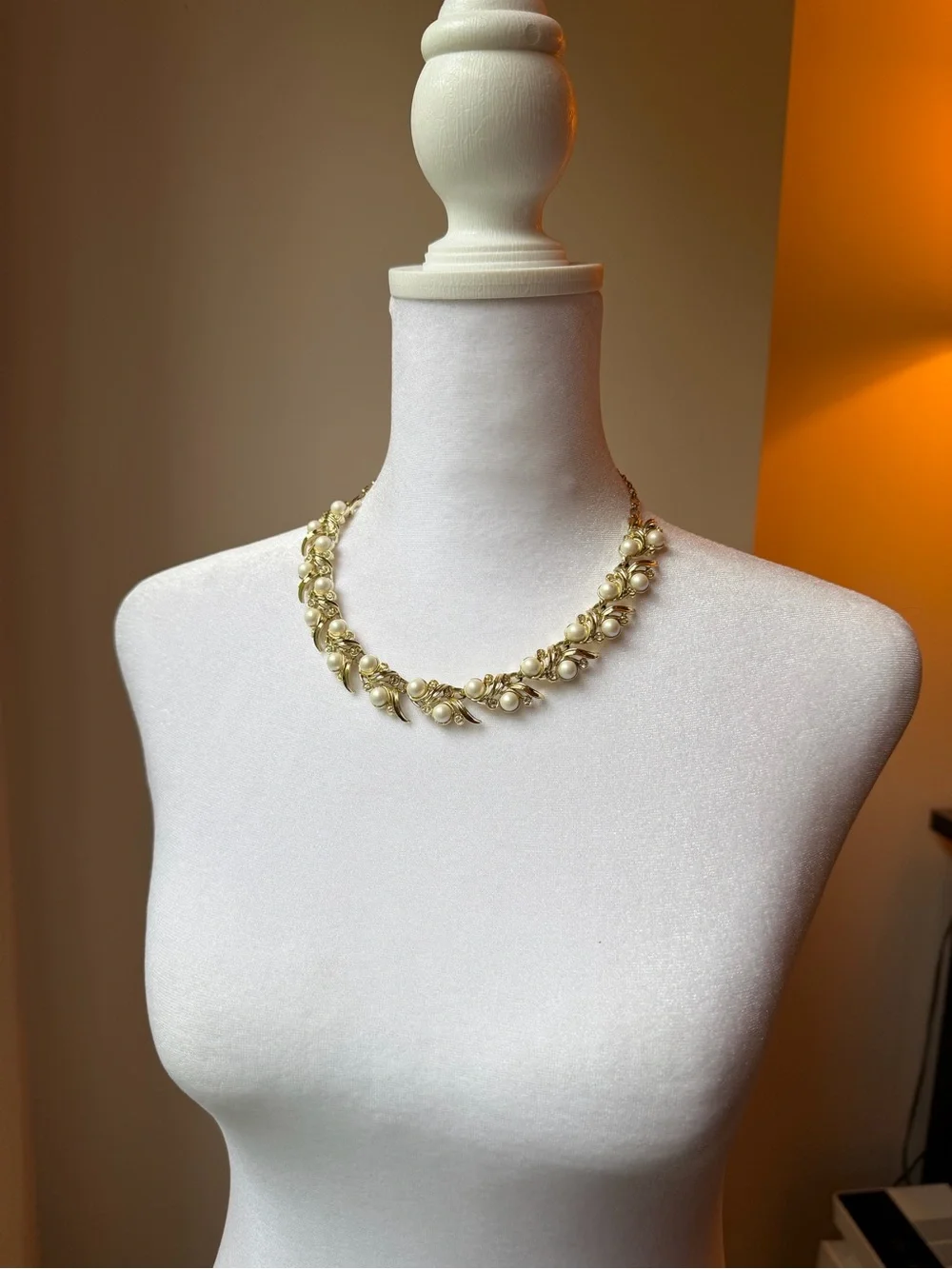 Vintage 60s Saran Coventry “Royal Ballet” Pearl Adjustable Choker - Picture 9 of 15